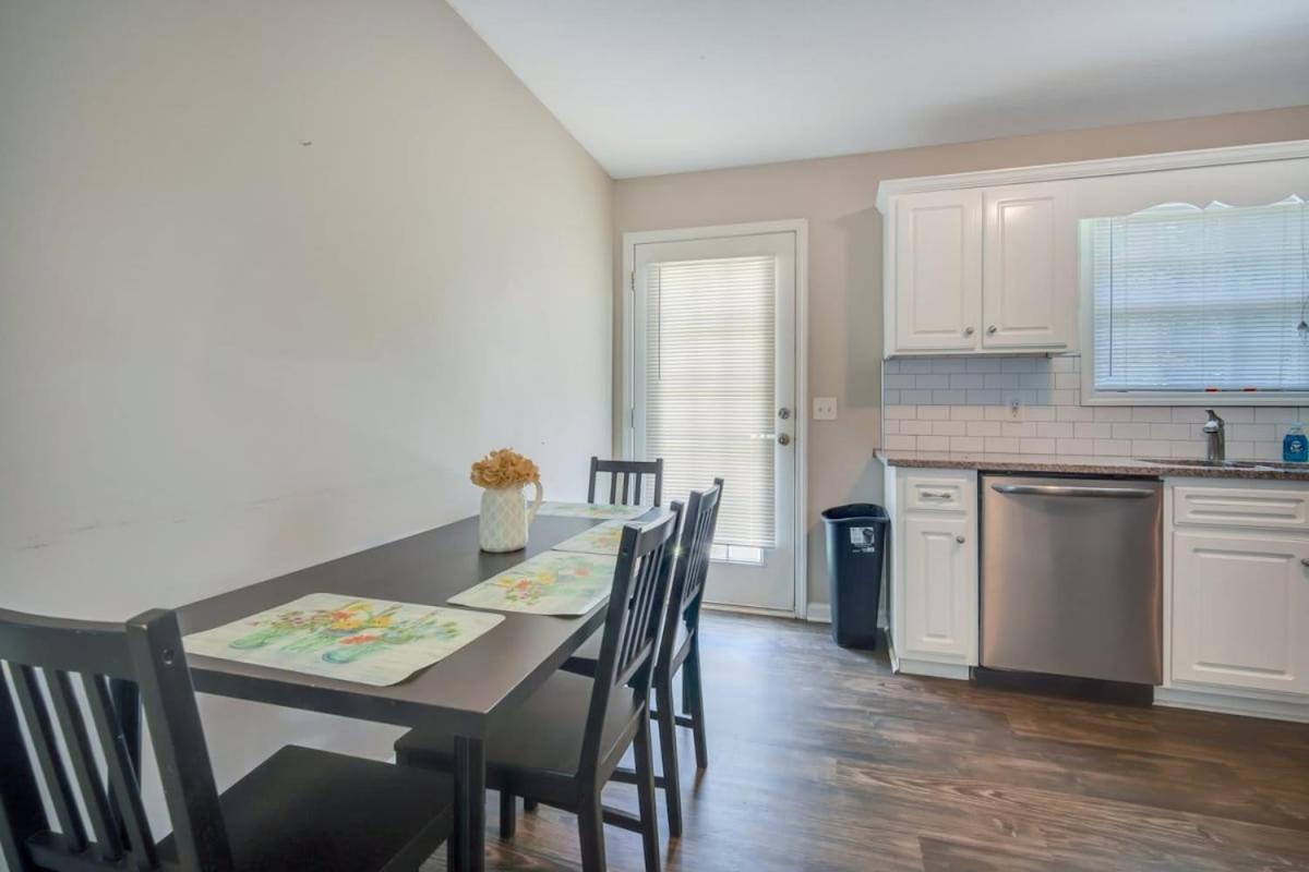 Cozy And Contemporary Villa 1 Mile From Gsu Statesboro Exterior photo