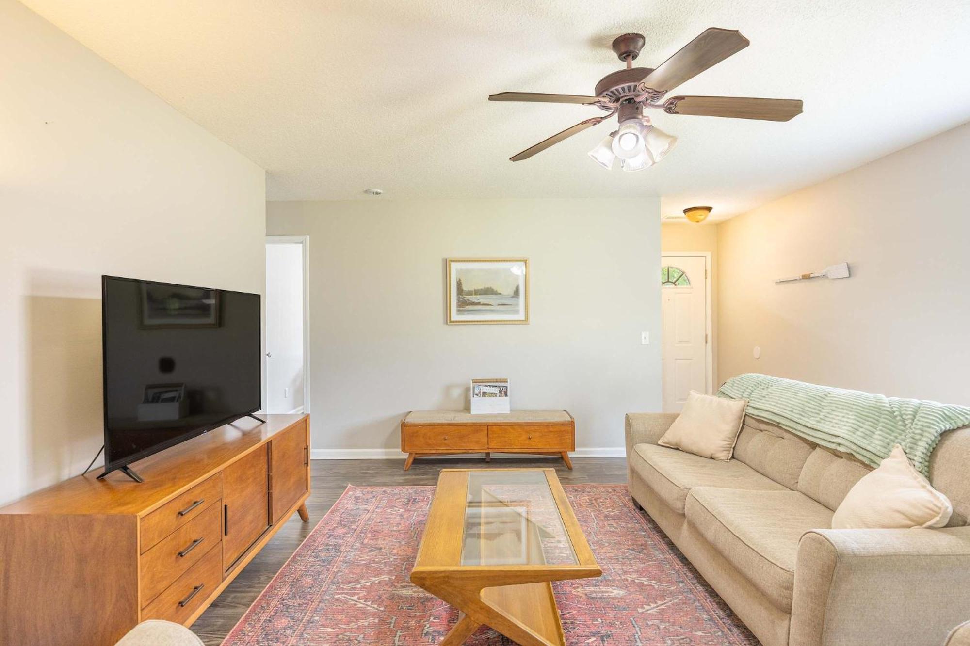 Cozy And Contemporary Villa 1 Mile From Gsu Statesboro Exterior photo